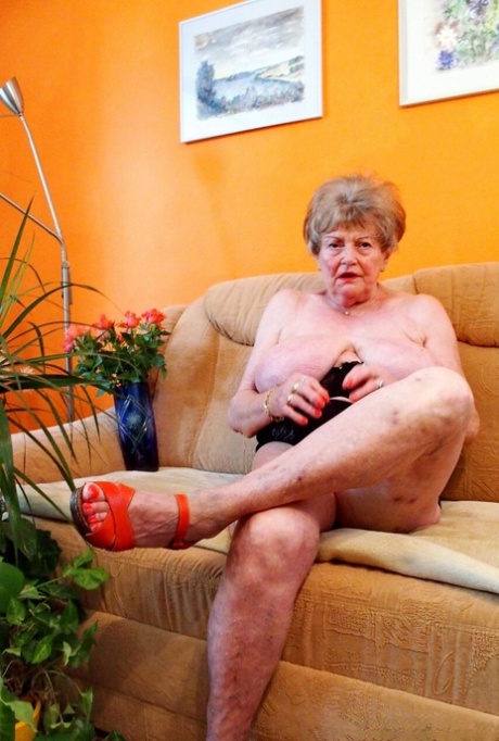 granny high heels hot nude archive