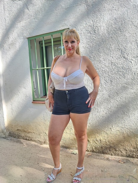 shoes pornographic pics