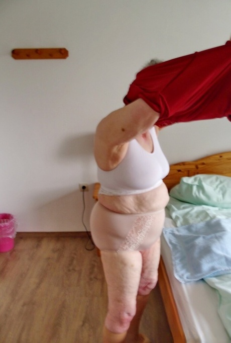 granny over 70 free sex photo