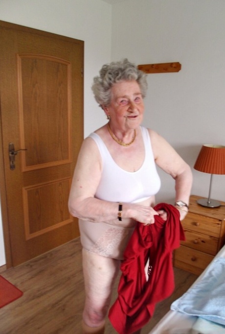 very old granny porno pics