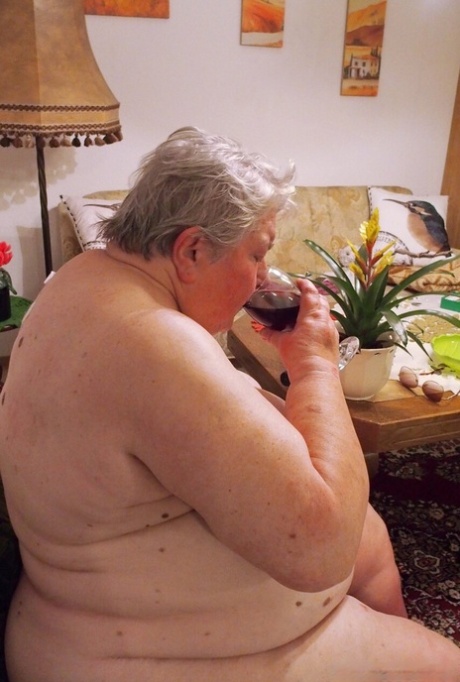 chubby granny beautiful naked picture