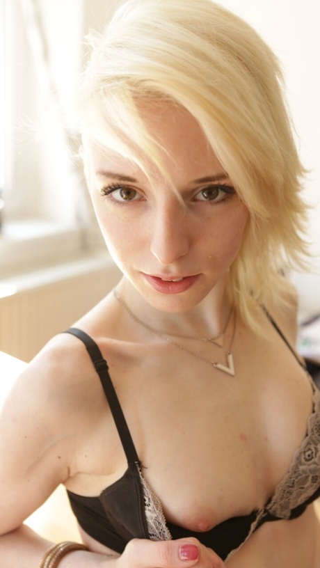 ブルネットの熟女 セクシー 写真
