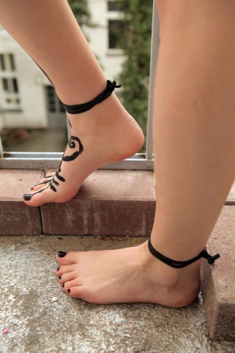 petits pieds xxx haut des photos
