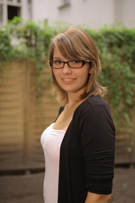 nerdy glasses pornographic pictures