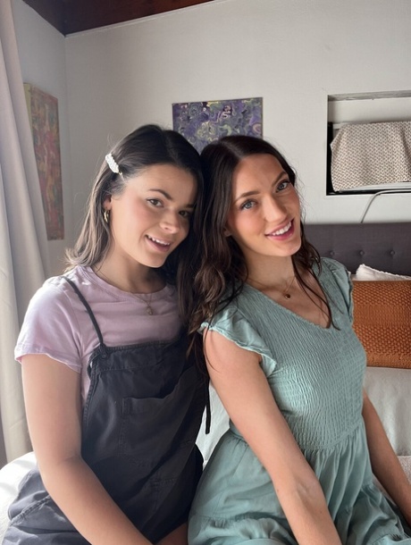 première fois lesbienne nus pornographiques image