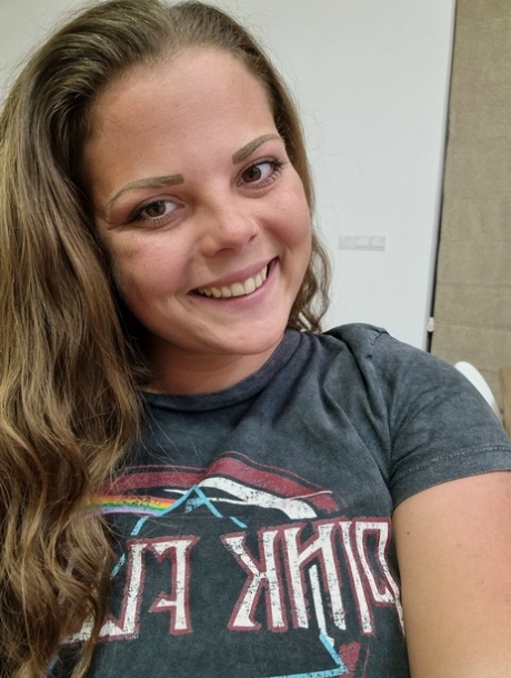 chubby solo adult pic