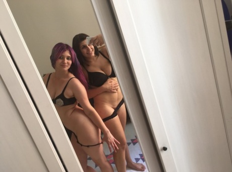 lingerie selfie free naked pic