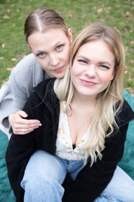 chubby lesbian hot sexy gallery