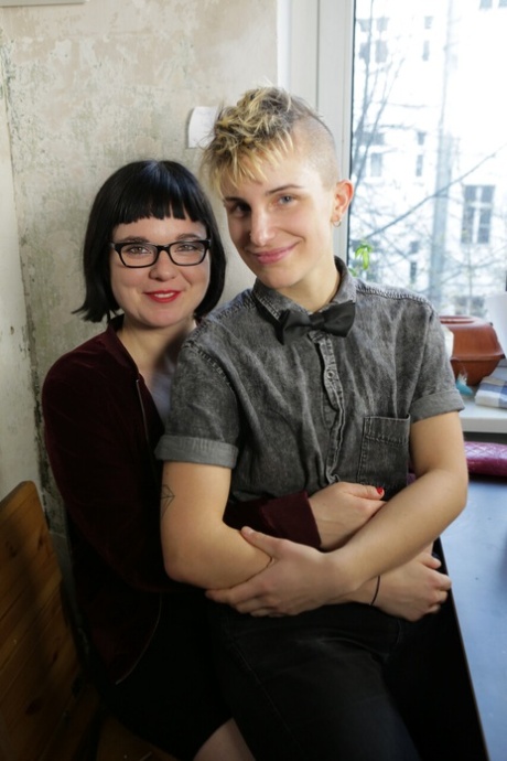 baculatá lesba umělecká erotika sbírka