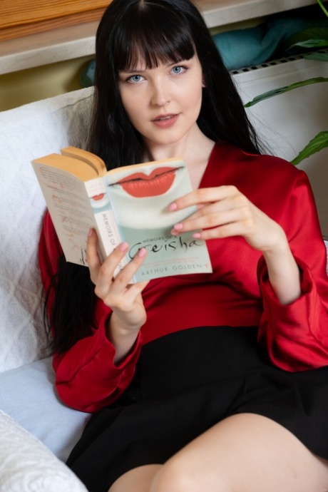 petite et courbée érotique parfait image