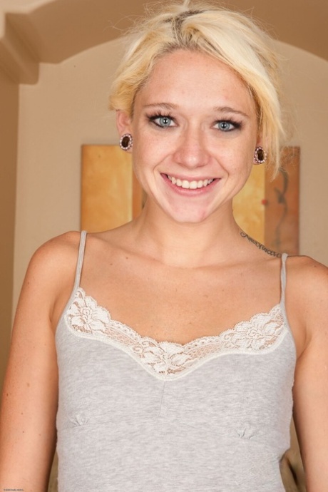 piccola bionda piuttosto xxx fotografie