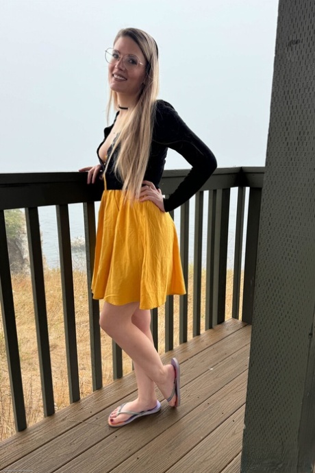 petite mature hd pic