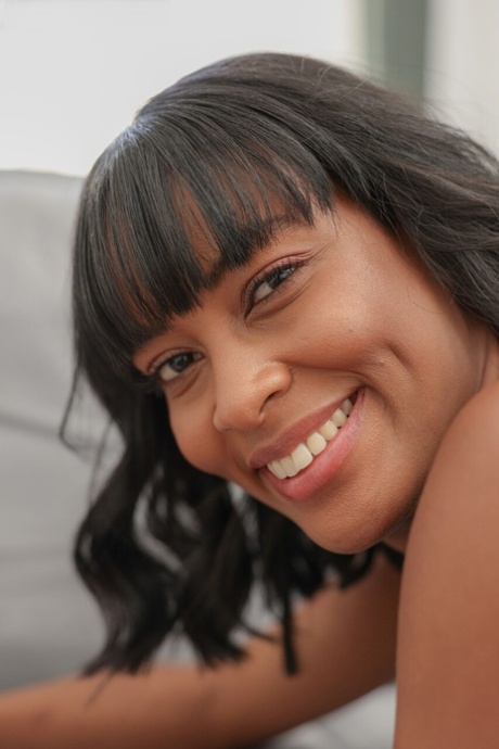 light skin ebony free nude photos