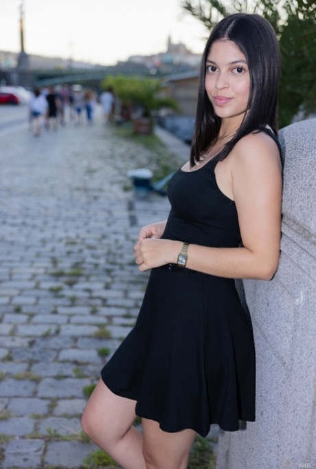 ado sexy chaud joli img