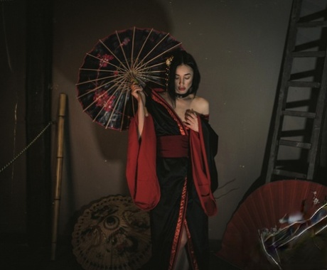 亚洲 bdsm 色情 畫廊