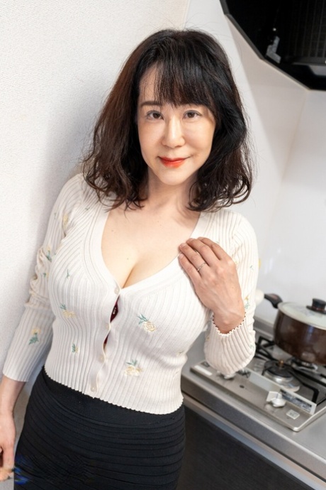 mature asian milf hot nude pics