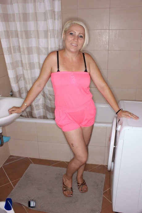 short hair blonde art xxx gallery