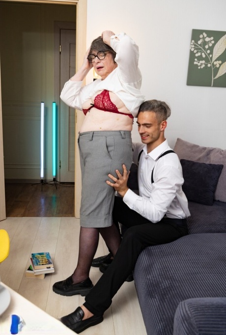 baculatá babička dokonalá pornografie fotografie