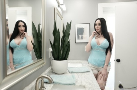 gros seins habillés pornographique sympa image