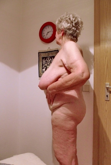 very old granny xxx photo