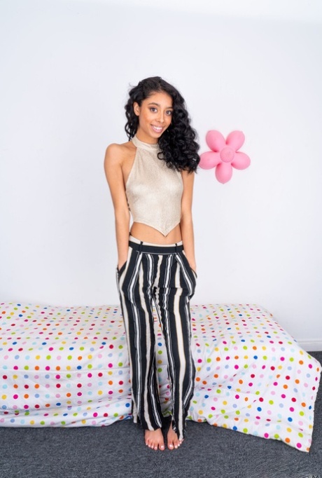light skin ebony pornos photos