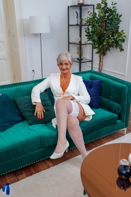 lesbian mom hot nude galleries
