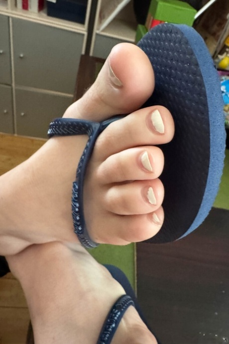 feet close up hot naked photos