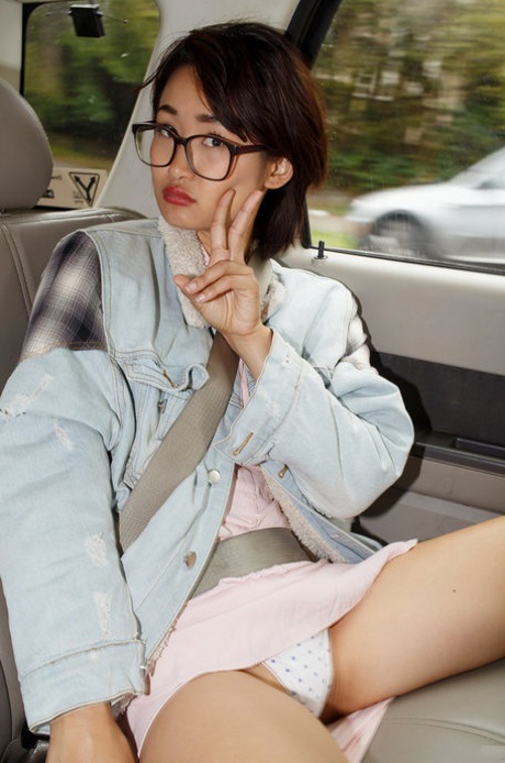 petite amie asiatique belle chaude des photos