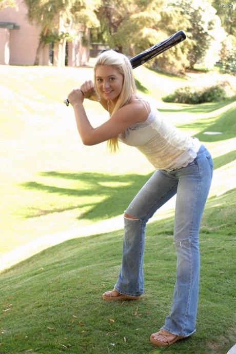 blonde lesbian beautiful naked pictures