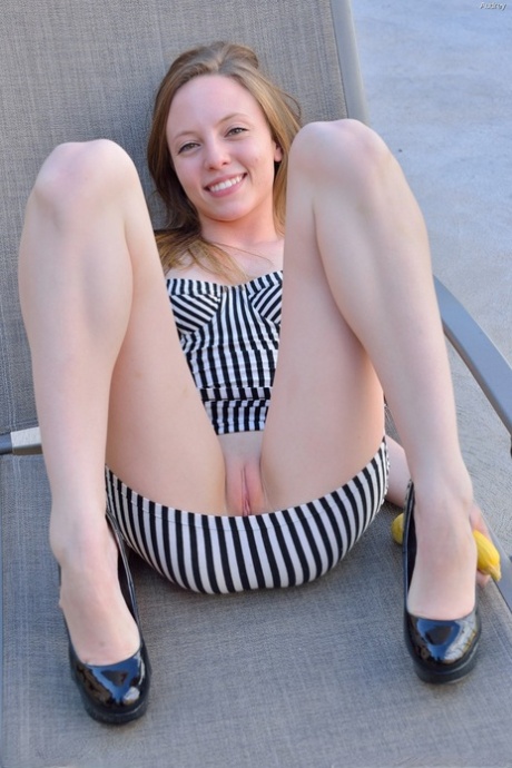 petite mature free nude photos